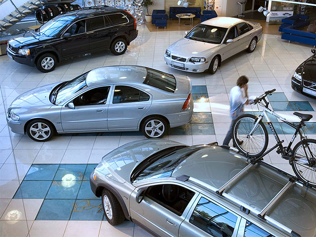 PWC: продажи легковых автомобилей в России в 2011 году вырастут на 20-40%