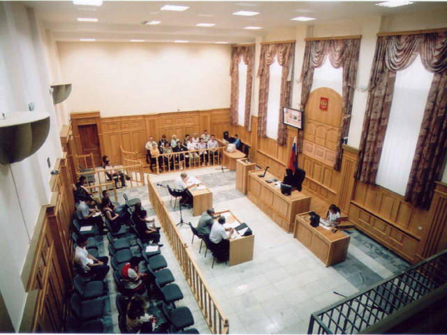 В Новосибирском районном суде проходит судебное слушание по делу организатора религиозной секты "Ашрам Шамбала" Константина Руднева
