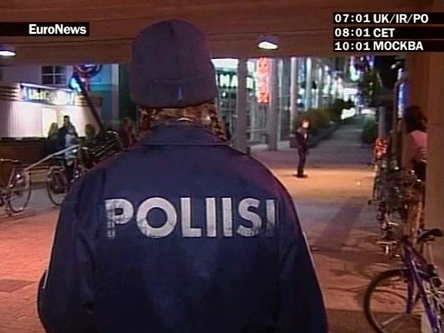 В Финляндии хулиганы напали на российского дипломата, передает "Интерфакс". Инцидент произошел во вторник около 17 часов на площади в городе Турку