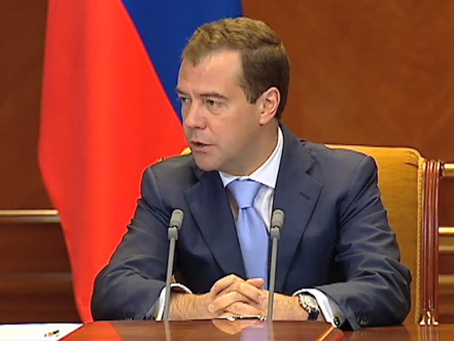 Президент Дмитрий Медведев провел 21 июля встречу с профсоюзными лидерами. "Авторитет профсоюзных организаций и российских профсоюзов в целом не уменьшается, а растет", - заявил он собравшимся
