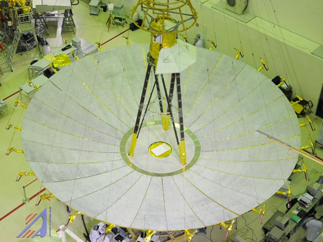 Специалисты Роскосмоса смогли раскрыть уникальную десятиметровую антенну "Спектр-Р"