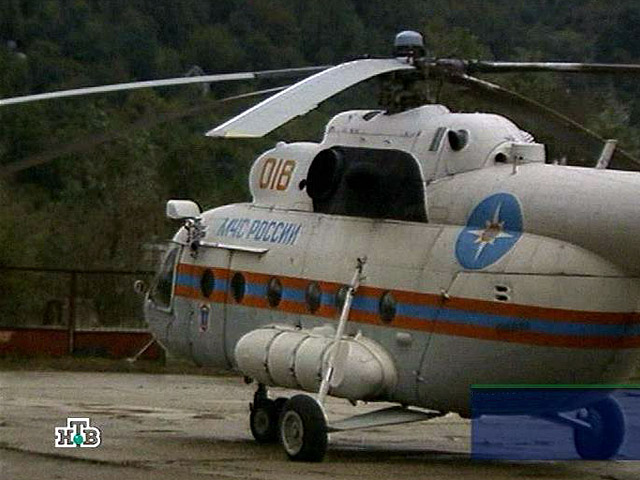 МЧС в воскресенье направило вертолет со спасателями для поиска пятерых туристов из Москвы, пропавших в горах Восточного Саяна на границе Красноярского края и Иркутской области