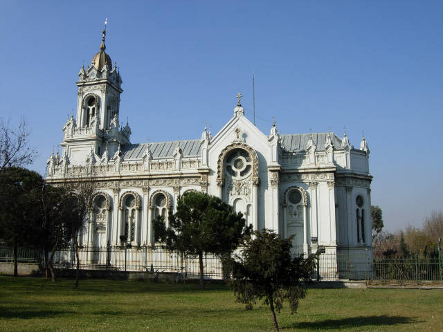 Власти Стамбула отреставрируют болгарский православный храм св. Стефана
