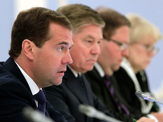 Президент РФ Дмитрий Медведев встретился с судьями арбитражных судов и судов общей юрисдикции, и обсудил с ними влияние работы судебной системы на инвестиционный климат в стране