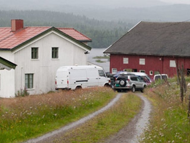 Норвежская полиция уничтожила склад взрывчатых веществ на ферме, принадлежащей террористу Андерсу Берингу Брейвику