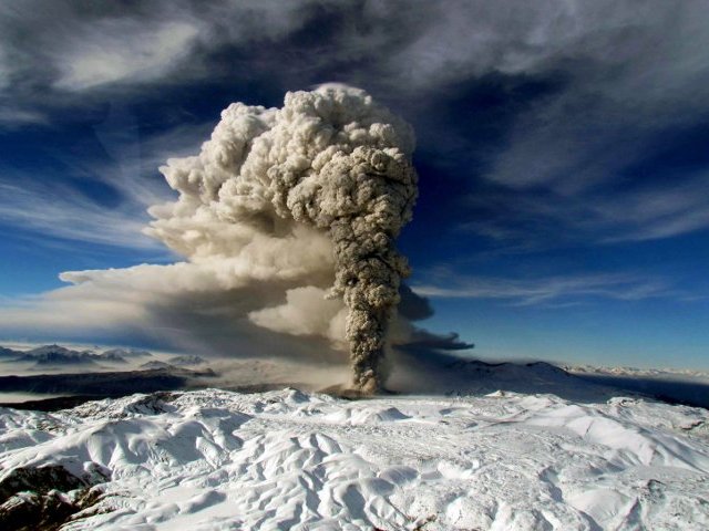 Облако пепла от извержения чилийского вулкана Пуйеуэ вновь привело к отмене авиарейсов в аэропортах аргентинской столицы
