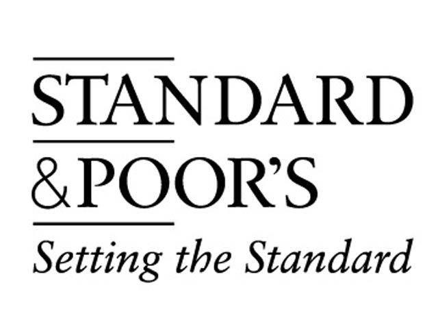 Рейтинговое агентство Standard & Poor's в среду вечером ухудшило кредитный рейтинг Греции, и без того находившийся на "мусорном" уровне, сразу на две ступени - с "ССС" до "СС"