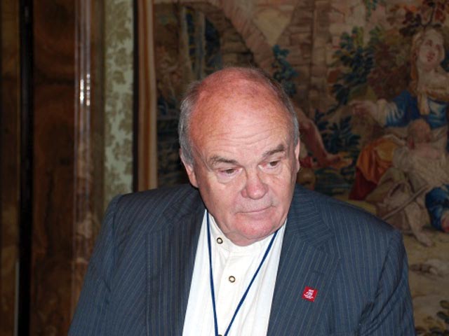 Секретарь Общественной палаты Евгений Велихов, занимавший эту должность с момента образования ОП, уйдет со своего поста в 2012 году