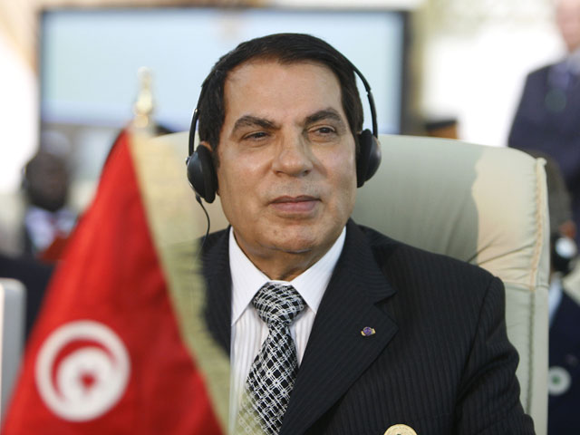 Бывший президент Туниса Зин аль-Абидин бен Али, бежавший в январе после переворота в Саудовскую Аравию, признан виновным в коррупции и мошенничестве с недвижимостью и приговорен тунисским судом в четверг к 16 годам тюрьмы