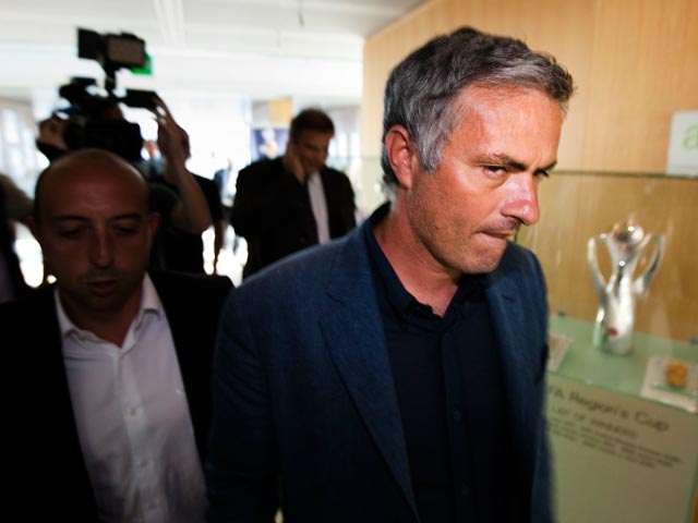 Апелляционная инстанция УЕФА смягчила наказание для главного тренера мадридского "Реала" Жозе Моуринью