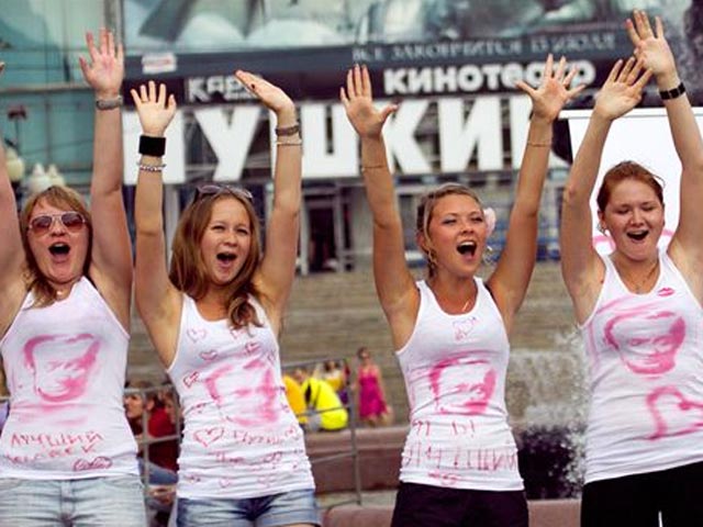 Журналистов взволновала акция "Порву за Путина" и смена имиджа премьера: "половое побеждает силовое"