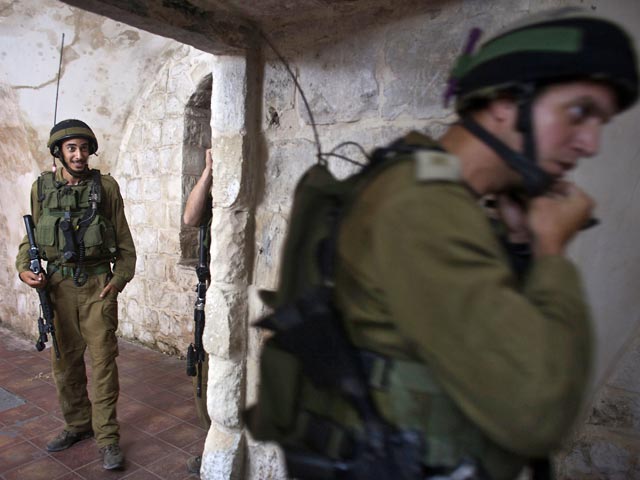 В первый день священного месяца двое палестинцев погибли в столкновениях с израильскими силами