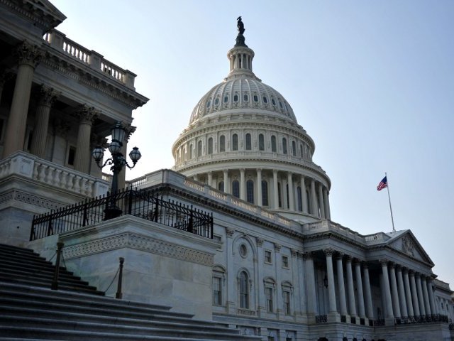 Палата представителей Конгресса США поддержала законопроект о поднятии потолка госдолга и сокращении госрасходов