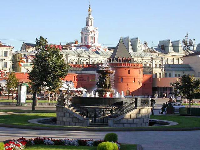 Патриарх Кирилл призвал вернуть Церкви Заиконоспасский монастырь, который выставили на торги