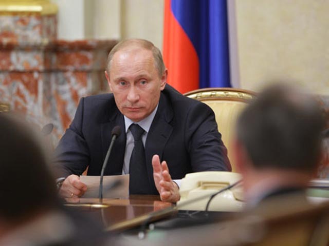 Владимир Путин предложил ужесточить контроль за кредитными потребкооперативами