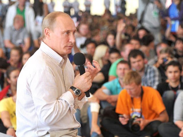 Скандальные заявления российского премьер-министра Владимира Путина о "паразитирующих" на мировой экономике США вызвали поддержку в Венесуэле, резкое неприятие в Грузии и неожиданно сблизили официальный Минск с оппозицией