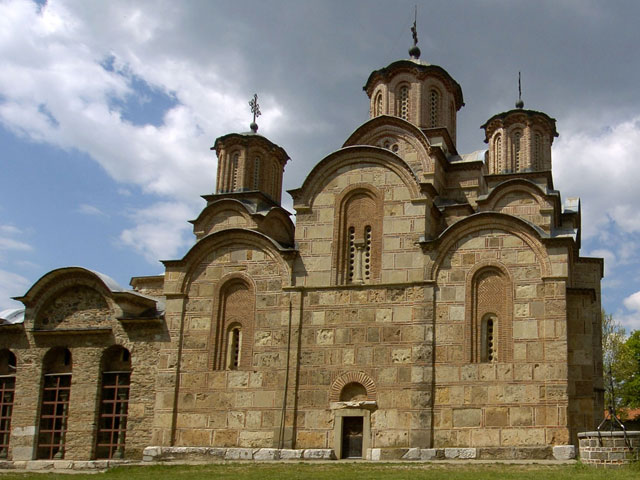 В РПЦ обеспокоены беззащитностью православных святынь в Косово и их постоянным осквернением