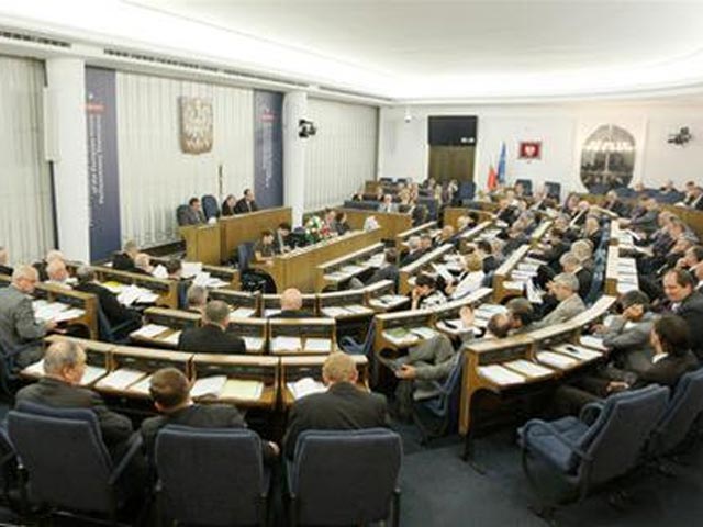 Польский сенат не разрешил продажу пива на матчах Euro-2012