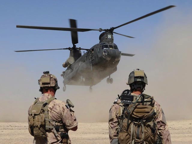 В сбитом талибами вертолете погибли спецназовцы, уничтожившие бен Ладена