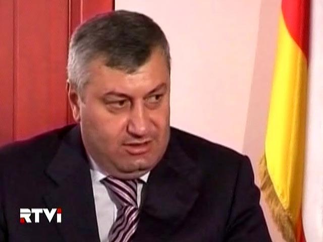 Президент Южной Осетии Эдуард Кокойты заявил "Интерфаксу", что не представляет себе возможным вести переговоры с нынешним грузинским руководством