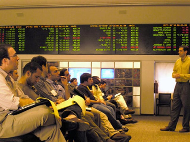 Обвалом завершила сегодня свою работу фондовая биржа Тель- Авива. Ее главный индекс TA-25 (включает 25 самых крупных корпораций Израиля) на момент окончания торгов потерял 6,99 процента своей стоимости