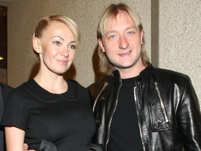 Рудковская и Плющенко судятся с журналом, объявившим их брак пиаром