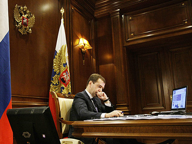 Президент России Дмитрий Медведев предложил назначить новым губернатором Тульской области Владимира Груздева. Его кандидатура внесена на рассмотрение Тульской областной Думы