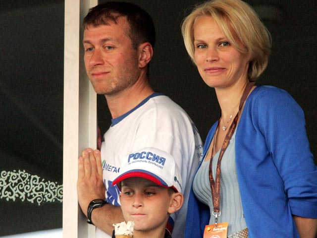 Роман Абрамович, бывшая жена Ирина и сын Аркадий, июнь 2004 года