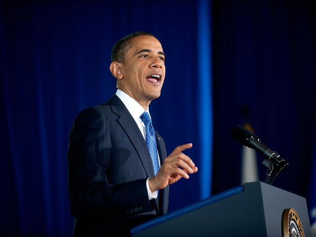 Президент США Барак Обама решил продлить срок действия закона, который ограничивает торговые отношения с Россией