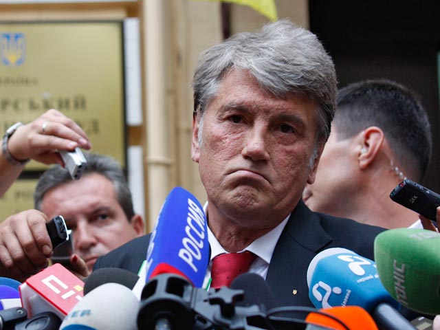 Заявления экс-президента Украины Виктора Ющенко о том, что он якобы непричастен к заключению газовых контрактов с Россией, не соответствуют действительности