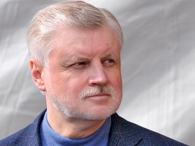 Лидер "Справедливой России" Сергей Миронов утверждает, что несколько видных единороссов хотят перейти в его партию