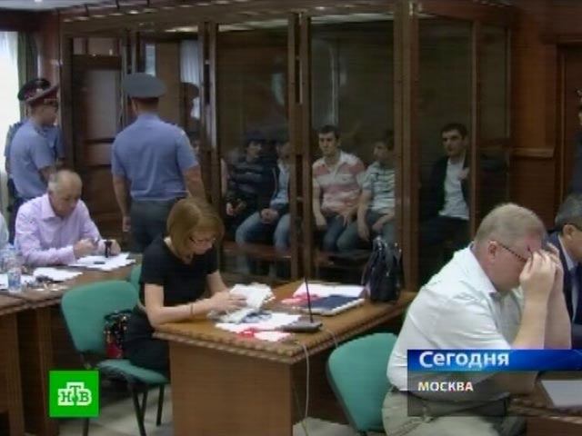 Свидетель на суде по делу об убийстве Свиридова: кавказцы прыгали по головам и резали "розочкой"