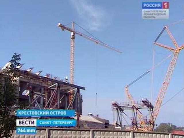 На стройке стадиона "Зенит" рухнули леса с рабочими - четверо пострадавших
