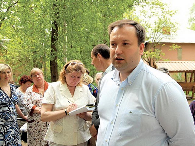 Полиция установила, что убийцы мэра подмосковного Сергиева Посада Евгения Душко устроили пункт наблюдения за ним в строящихся коттеджах напротив его дома