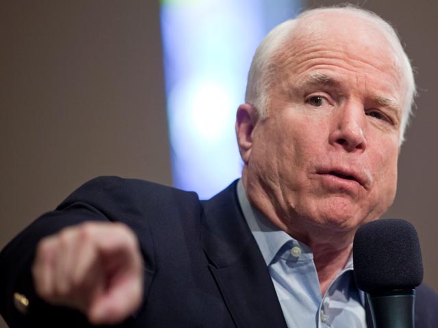 События Ливии, где оппозиционеры практически свергли лидера страны Муаммара Каддафи, должны стать предостережением для руководства России, заявил бывший кандидат в президенты США Джон Маккейн