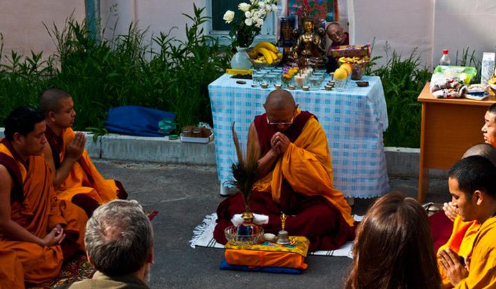 Буддийские монахи из знаменитого индийского монастырского университета Дрепунг Гоман прибыли в Туву