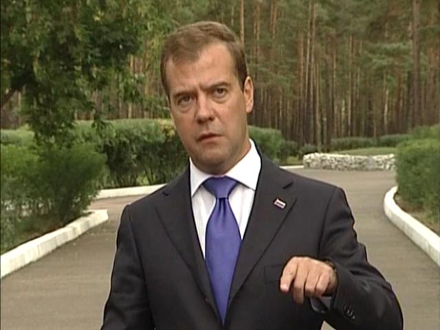 Медведев поручил главе "Газпрома" провести трубу, соединяющую обе Кореи