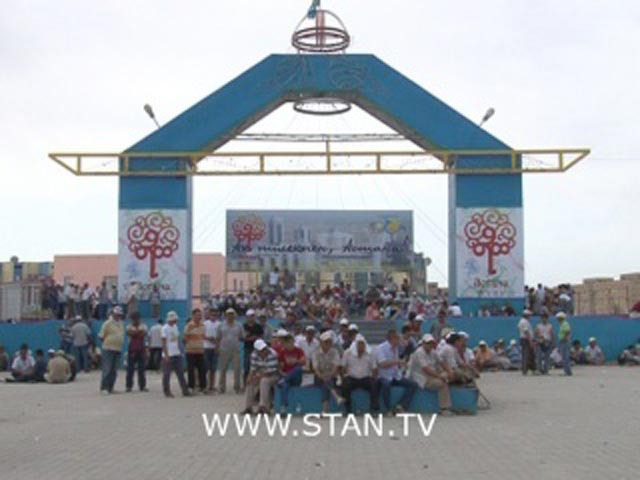 Рабочие "ОзенМунайГаза" бастуют с мая 2011 года