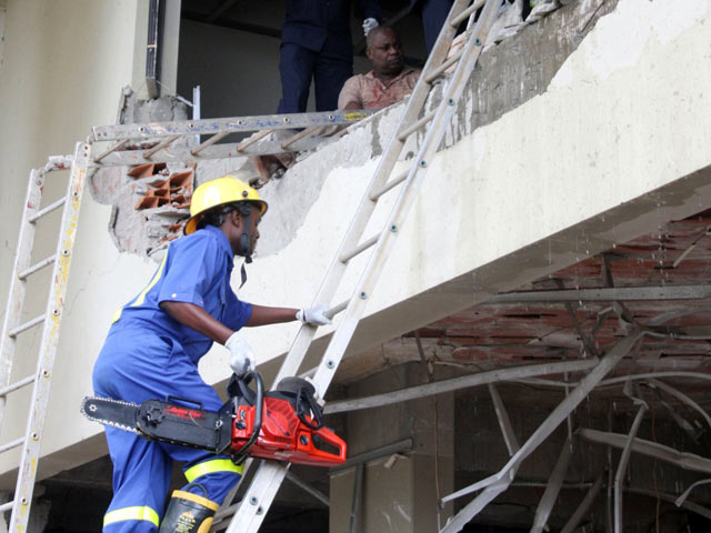 В результате взрыва разрушено крыло здания миссии ООН, которое находится неподалеку от посольств США и ряда других стран