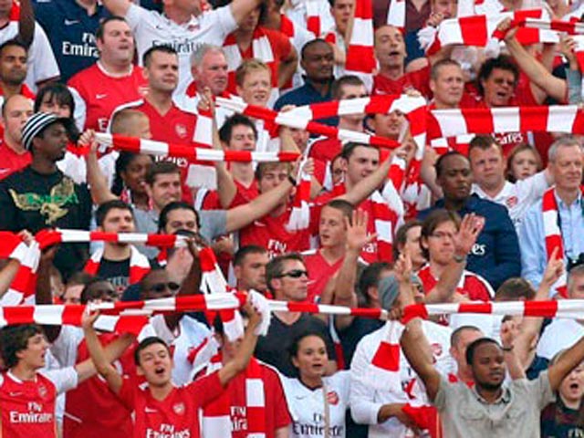 "Арсенал" предложил своим болельщикам, видевших позор на "Олд Траффорд", бесплатные билеты 