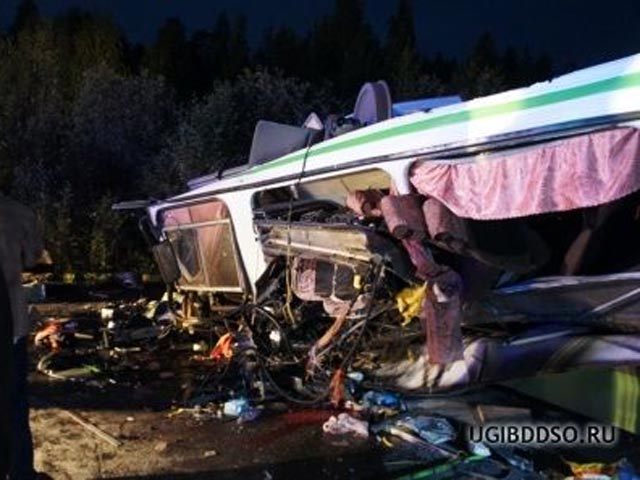 Вторая авария с автобусом и грузовиком за ночь - в Свердловской области погибли пять человек