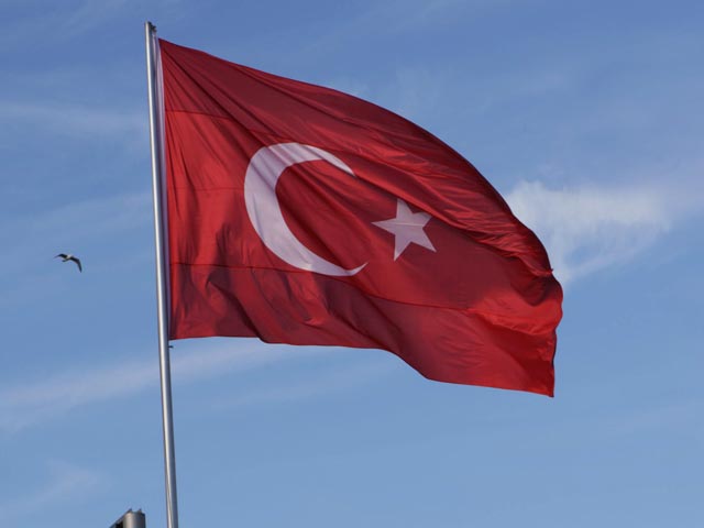 Турецкие власти опровергают отравление 103 российских туристов: все они разом перегрелись и перекупались