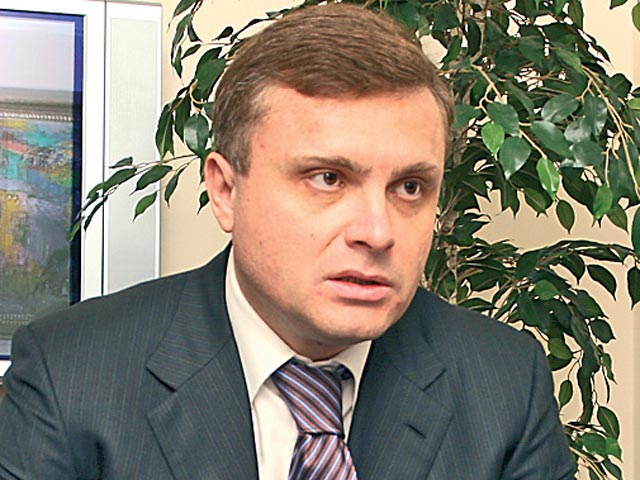 Середина октября является крайним сроком для Украины, добивающейся пересмотра газовых контрактов с Россией, заявил глава администрации президента Украины Сергей Левочкин