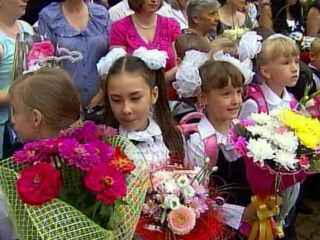 Начало учебного года в России по традиции ознаменовалось "спонтанными" визитами в школы высоких гостей