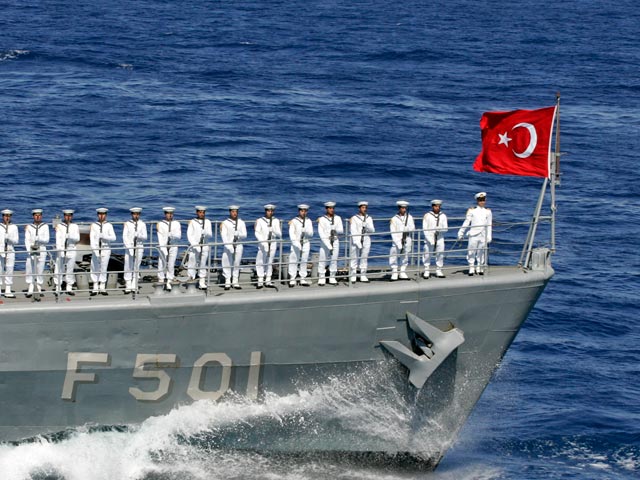 Турция пригрозила двум своим соседям - Израилю и Кипру - пообещав нарастить военное присутствие в восточной акватории Средиземного моря