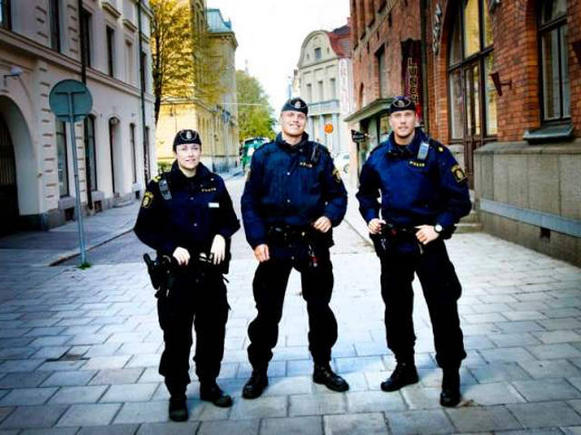 Шведских полицейских, патрулирующих мусульманский район, обяжут выучить вежливые фразы на арабском языке