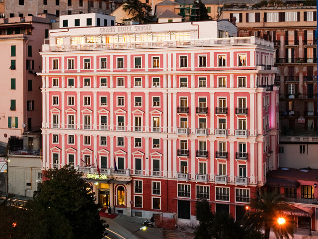 У семьи "химического магната" Станислава Рыбчинского во время отдыха в Генуе украли русского той-терьера прямо из номера пятизвездочного отеля Grand Hotel Savoia