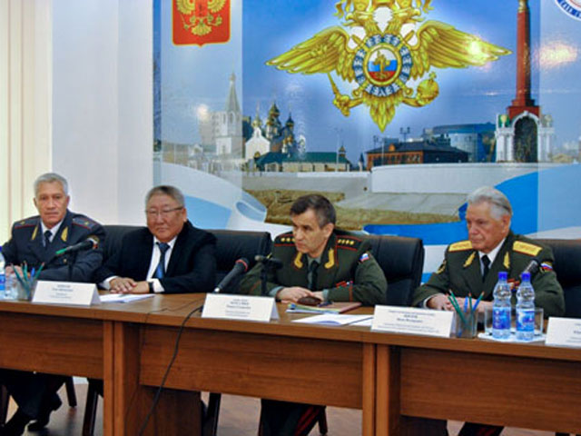 Нургалиев поручил полицейским не допустить мародерства на месте крушения Як-42