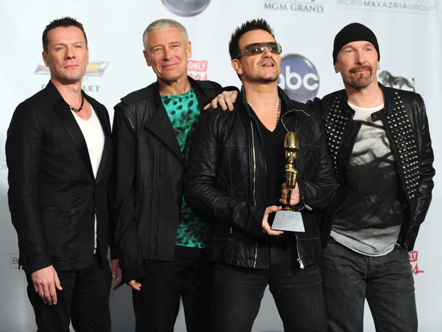 Международный кинофестиваль в Торонто (The Toronto International Film Festival, TIFF), открывающийся в 32-й раз в четверг, представит на открытии документальный фильм Дэвиса Гуггенхейма "Низвержение с неба" (From the Sky Down) о рок-группе U2