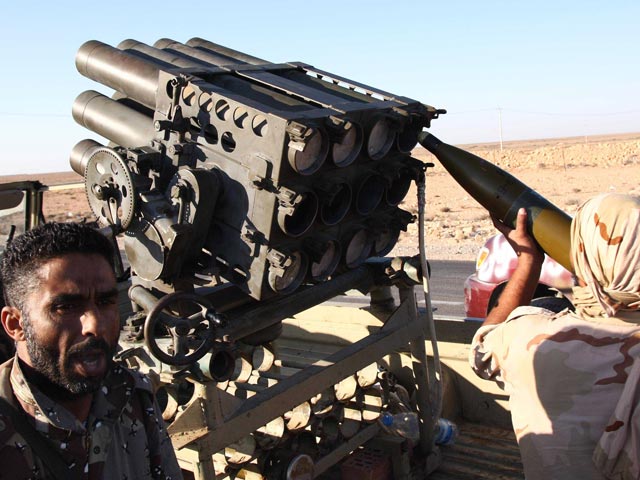 По истечении срока ультиматума вооруженные соединения Переходного национального совета (ПНС) возобновили бои с верными Муамару Каддафи частями за ливийские города Сирт и Бани-Валид